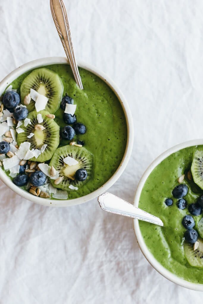 CleanGreenSmoothieBowl